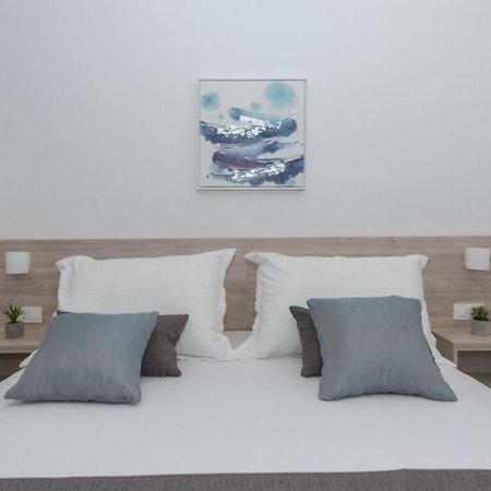 Apartments Mari - 40M From The Beach Makarska Esterno foto