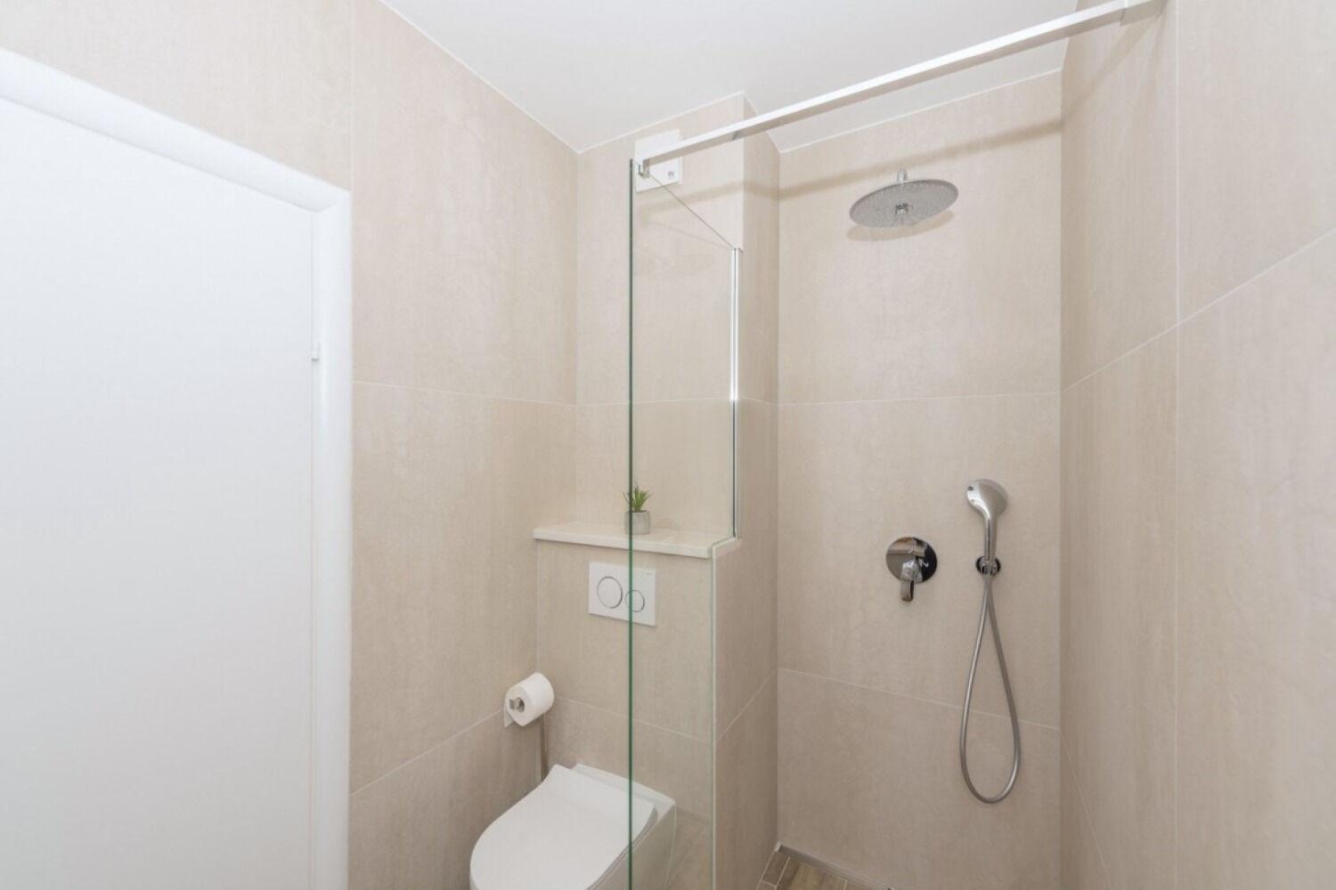 Apartments Mari - 40M From The Beach Makarska Esterno foto