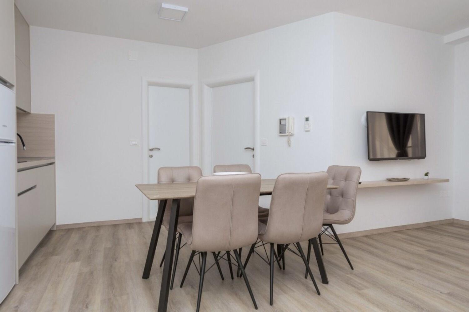 Apartments Mari - 40M From The Beach Makarska Esterno foto