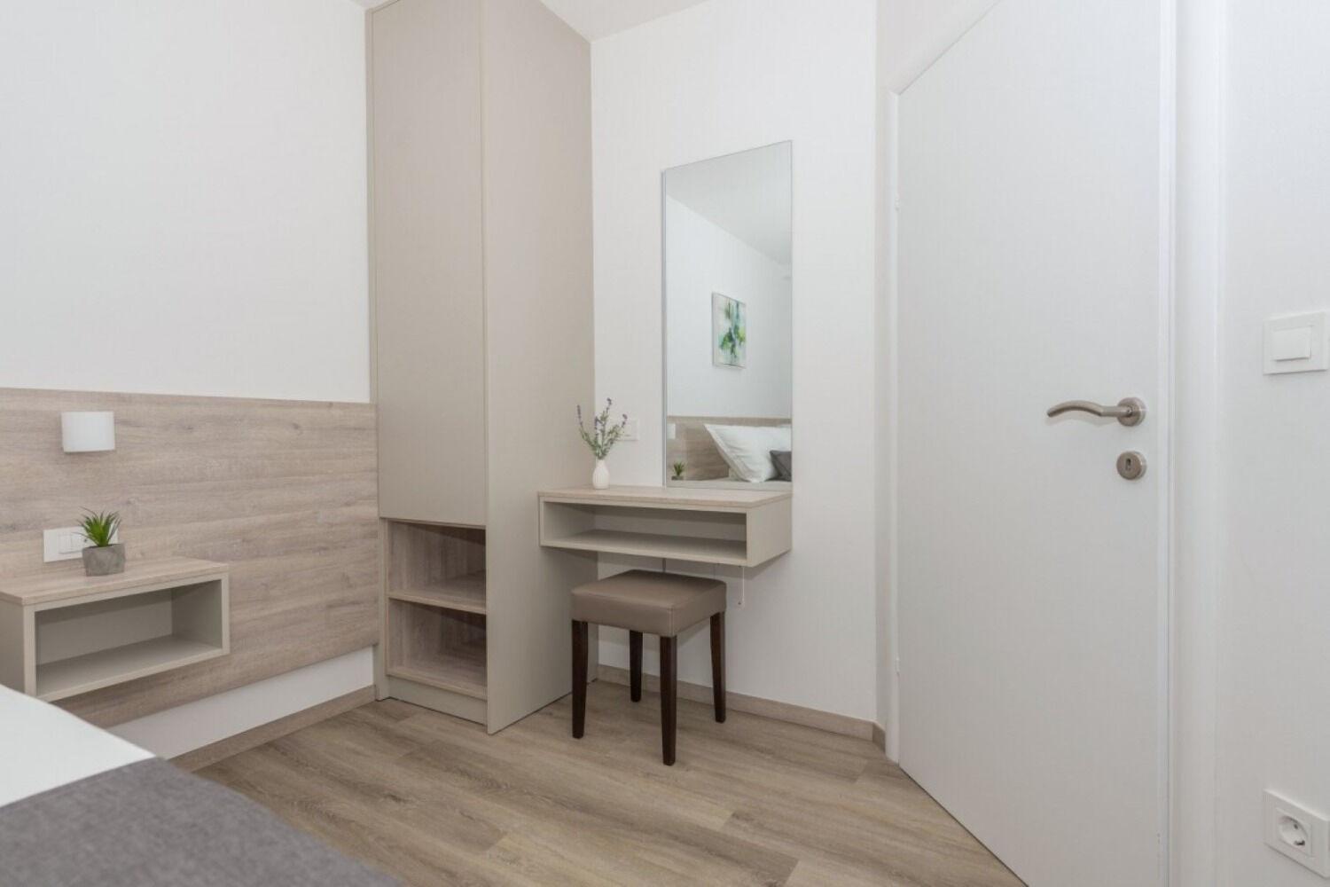 Apartments Mari - 40M From The Beach Makarska Esterno foto