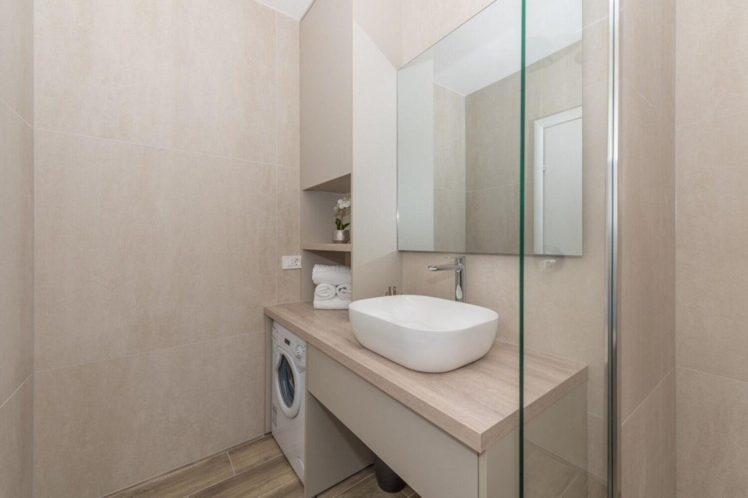 Apartments Mari - 40M From The Beach Makarska Esterno foto