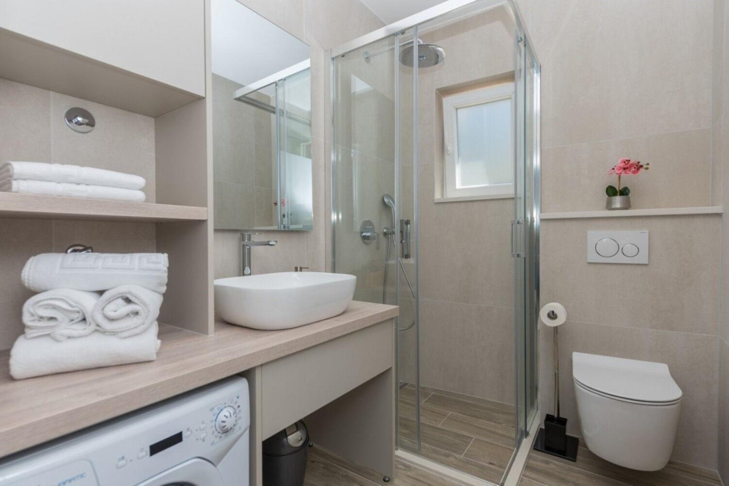 Apartments Mari - 40M From The Beach Makarska Esterno foto
