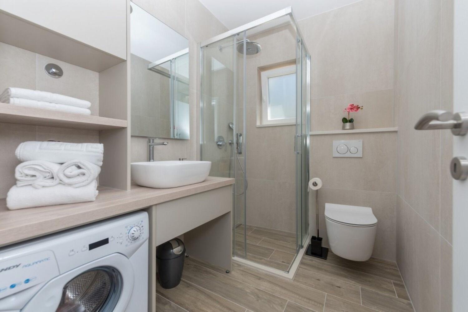 Apartments Mari - 40M From The Beach Makarska Esterno foto