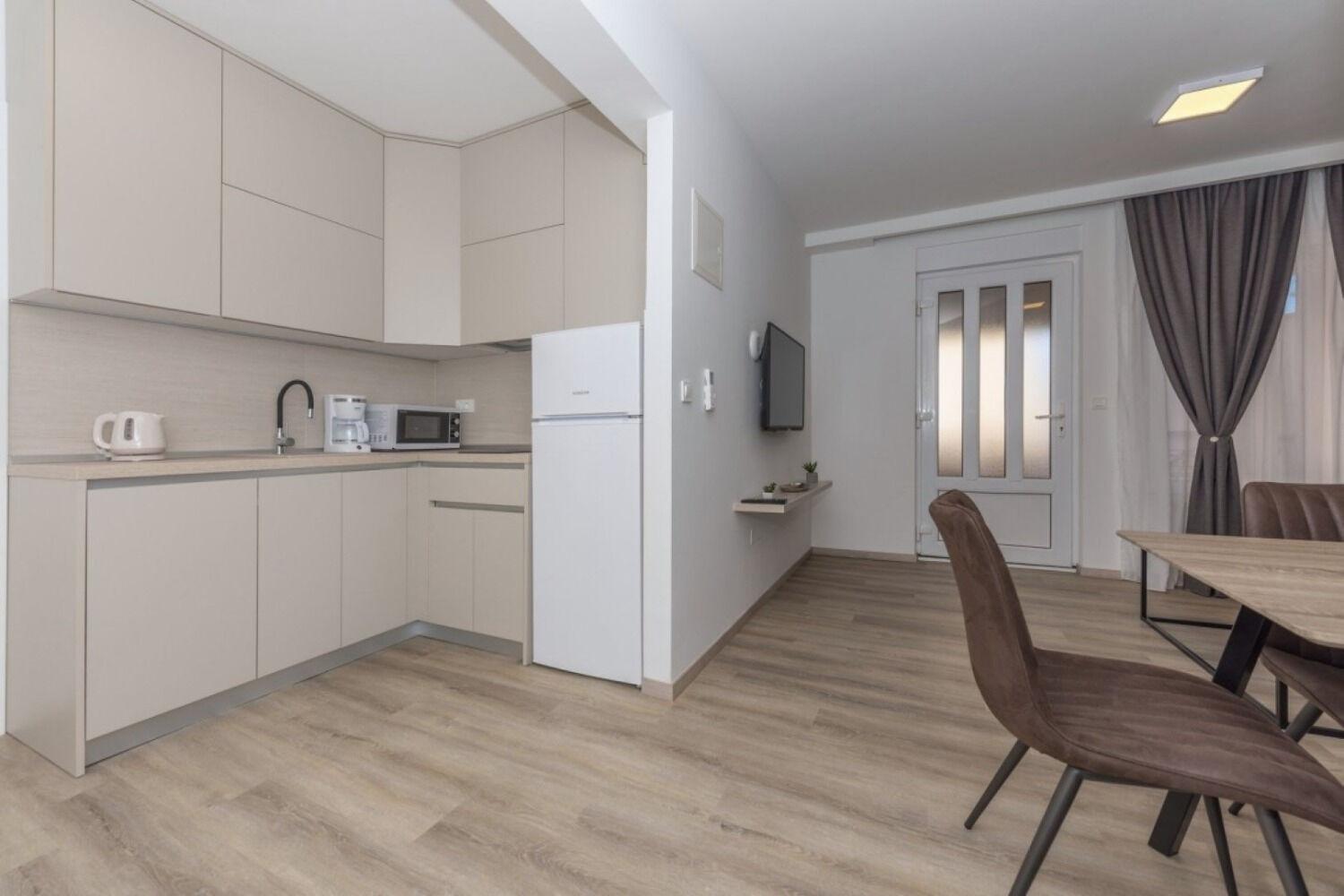 Apartments Mari - 40M From The Beach Makarska Esterno foto