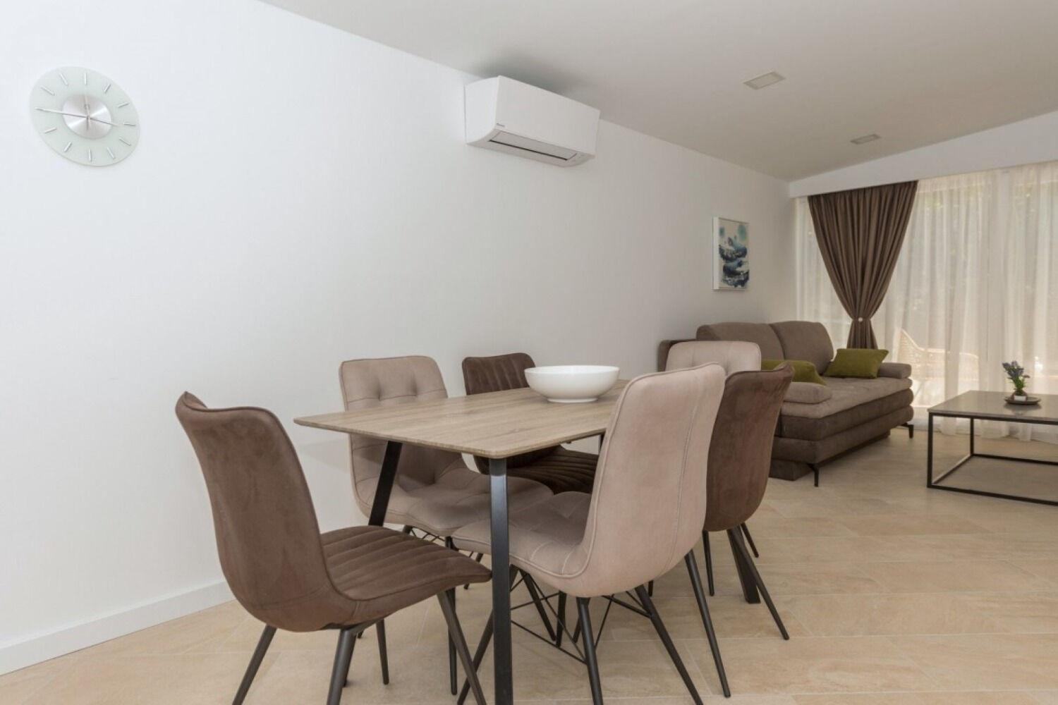 Apartments Mari - 40M From The Beach Makarska Esterno foto