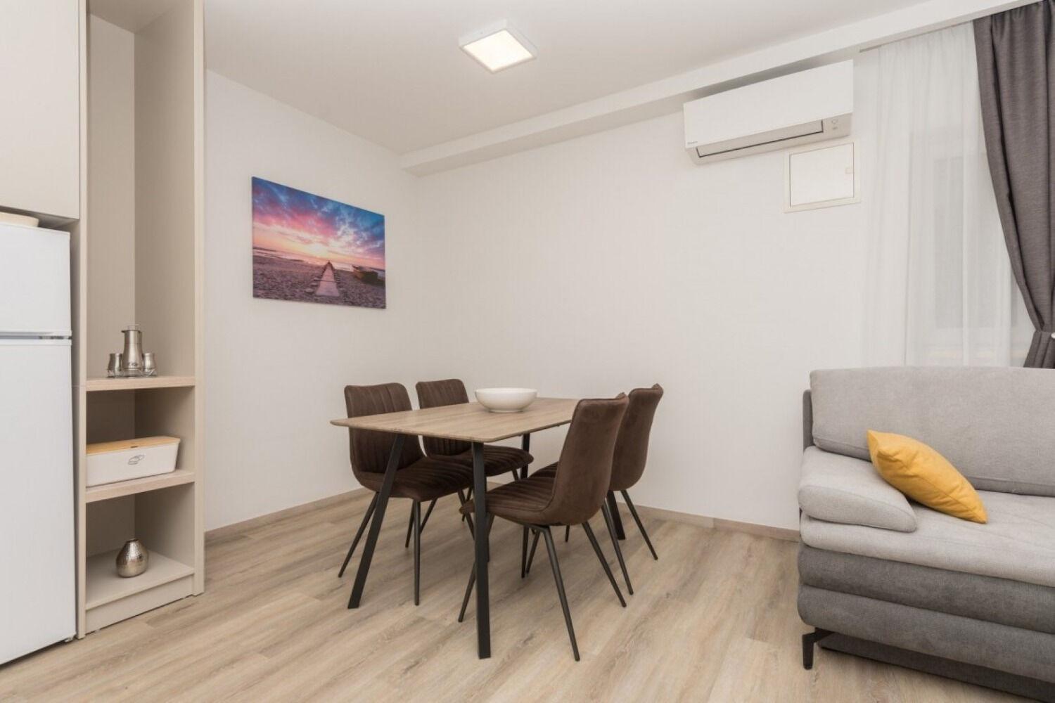 Apartments Mari - 40M From The Beach Makarska Esterno foto